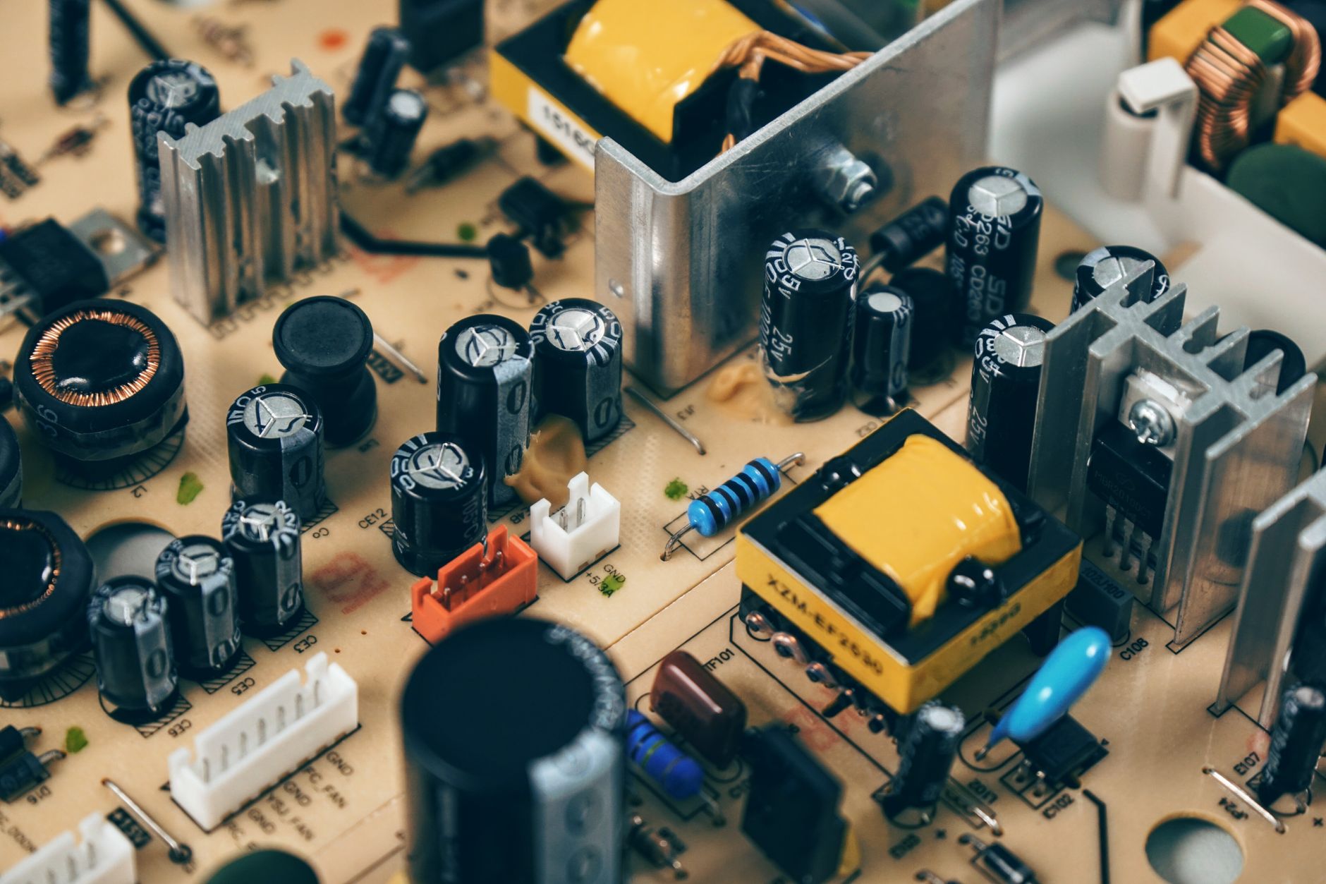 Electronic components stocks: The Best Q2 Earnings Revealed